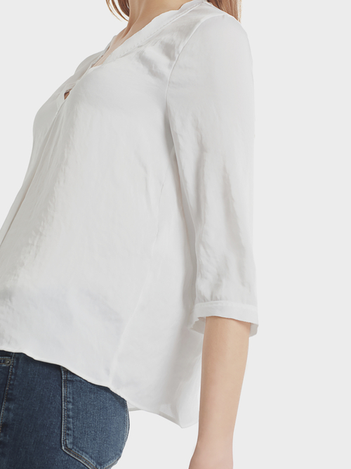Blouseshirt van vloeiend materiaal