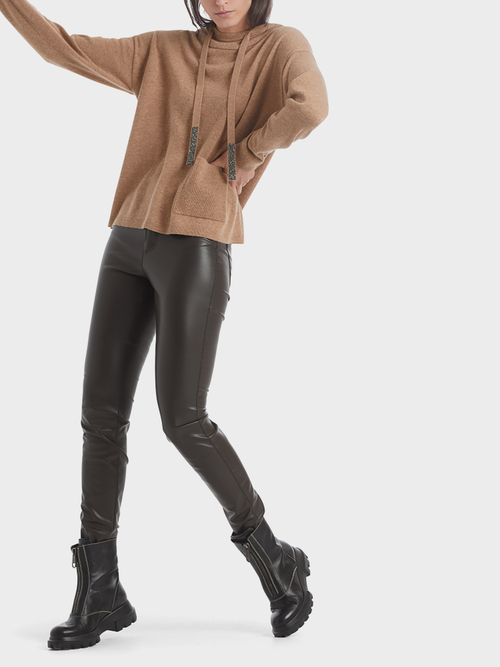 Pull à capuche détails en strass
