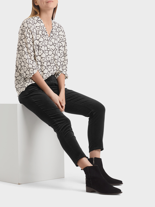 Verzierte Samthose