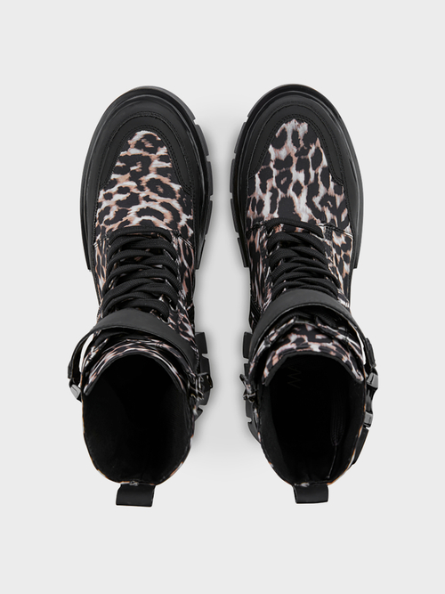 Vegane Leo-Boots mit Combat-Sohle