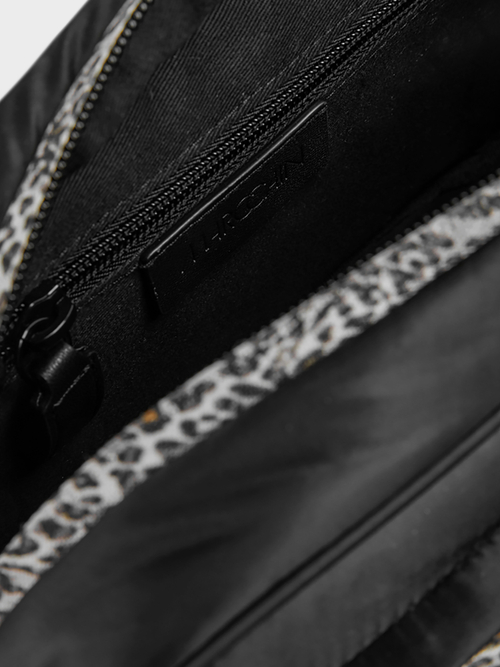 Wattierte Schultertasche