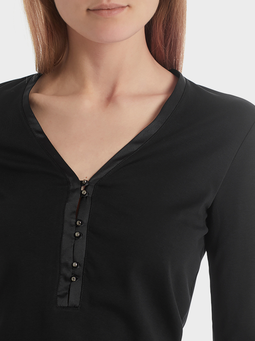 Jerseyshirt mit Blusendetails aus Seide