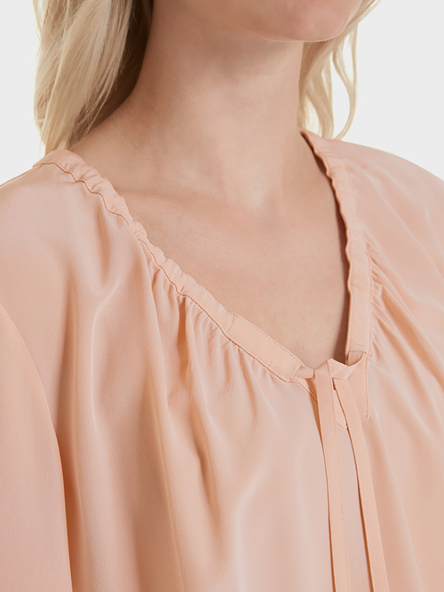 Mooie zijden blouse met kant