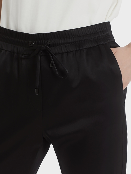 Satijnen pantalon in joggingbroekstijl