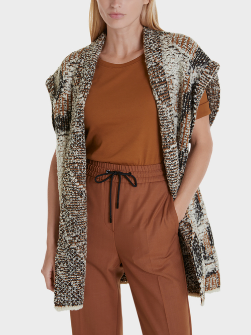 Cape gestrickt in Deutschland
