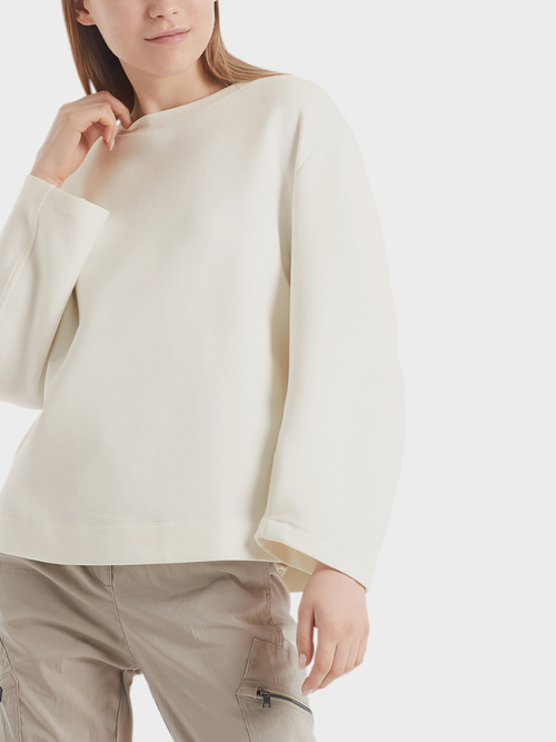 Sweatshirt with wide sleeves