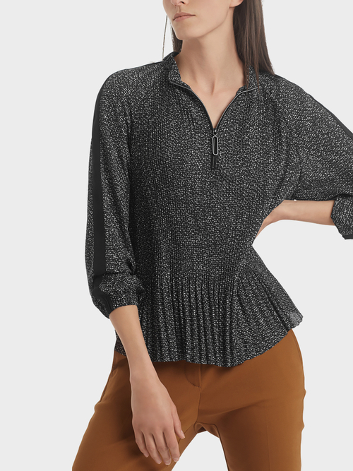 Blouse-style top with pleats