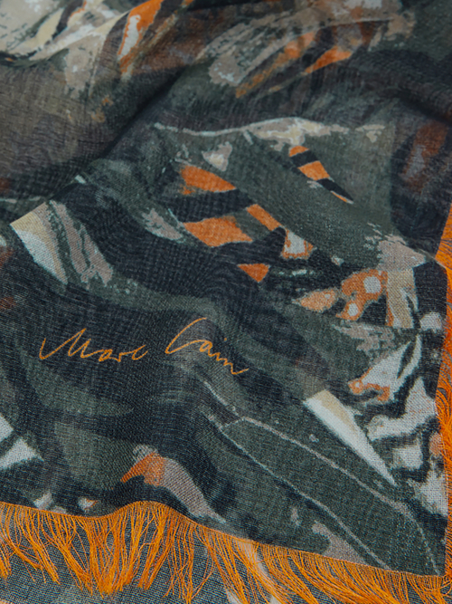 Scarf in a silk blend