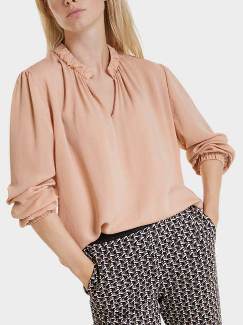 Bluse mit angerüschtem Stehkragen