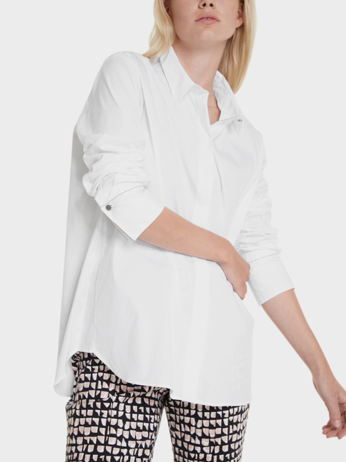 Baumwollbluse mit Zierkette