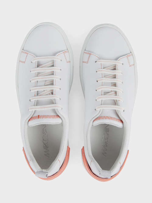 Cassette trainers with contrasting seams