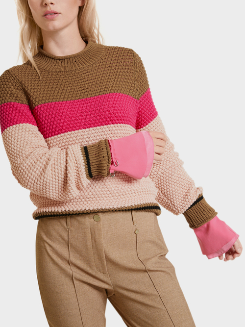 Perlfangpullover in Deutschland gestrickt
