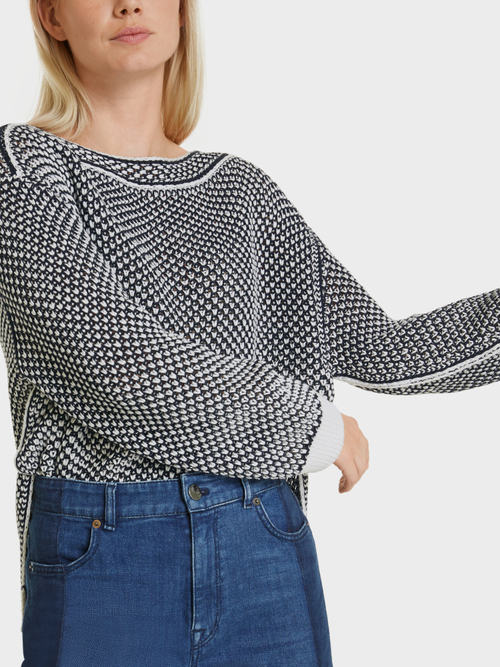 Pullover in Deutschland gestrickt