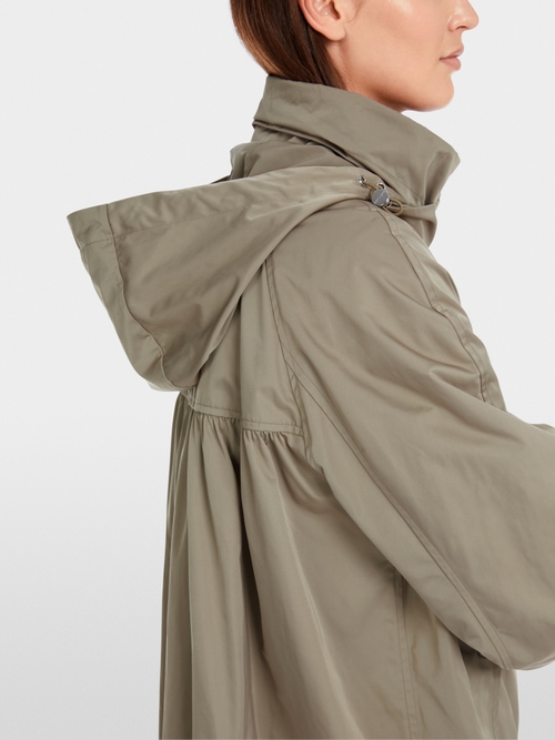 Manteau avec grande capuche
