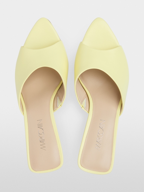 Muiltje met kittenheels