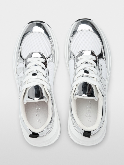 Chunky trainers with patent details