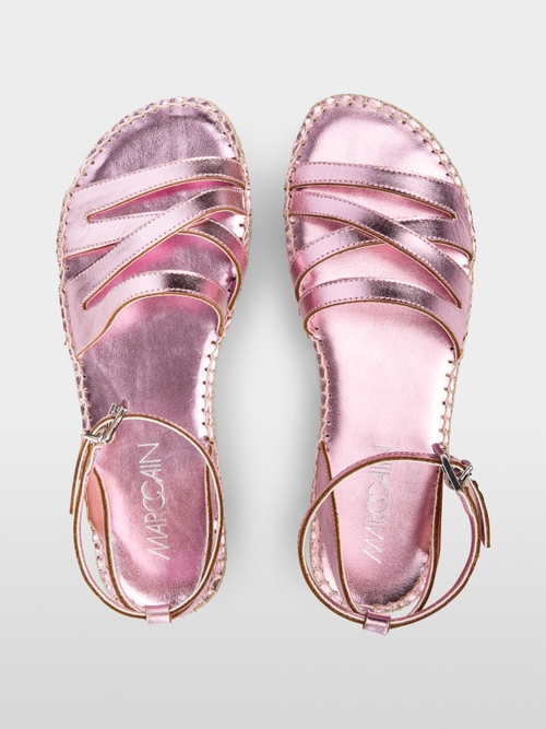 Flat sandals with ankle strap