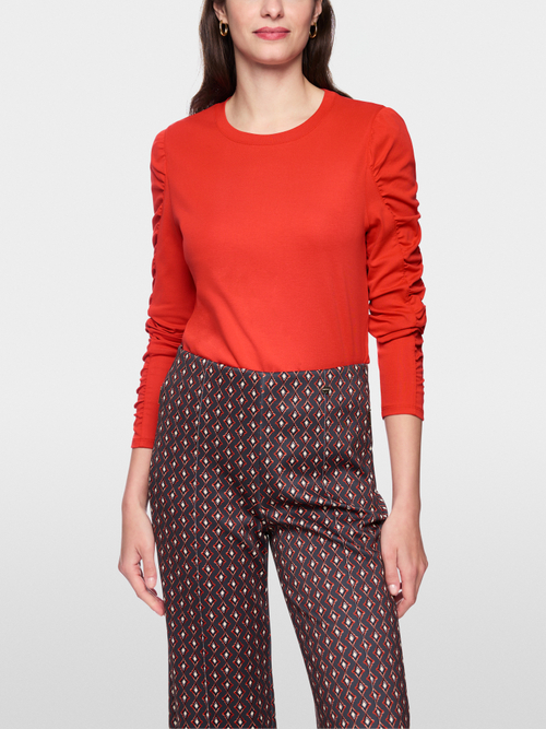 Long-sleeved shirt with ruffles