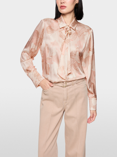 Blouse à col lavallière en mélange de soie