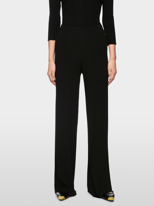 WELKOM Knitted in Germany trousers