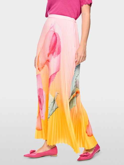 Pleated maxi skirt with calla lilies