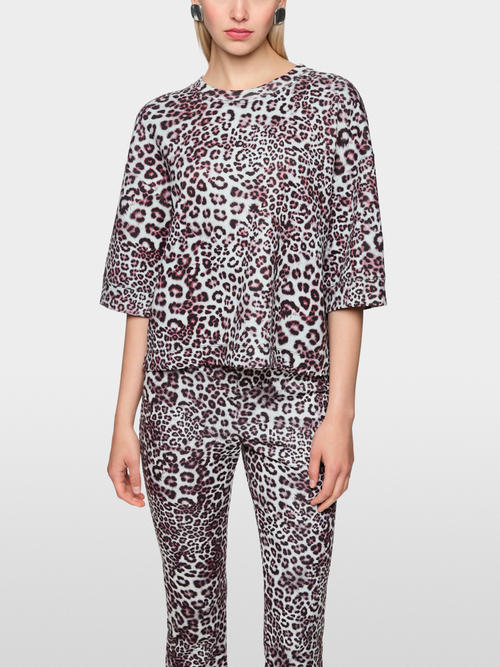 Oversized shirt with leopard print