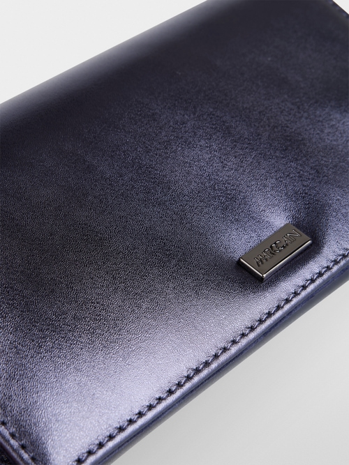 Flap bag in metallic leather