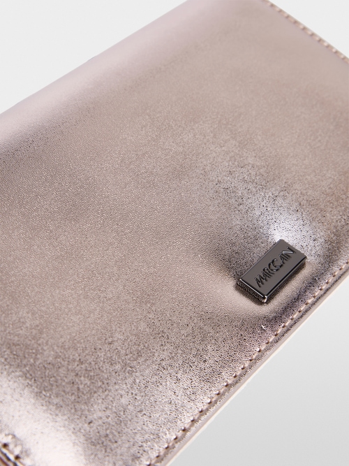 Flap bag in metallic leather