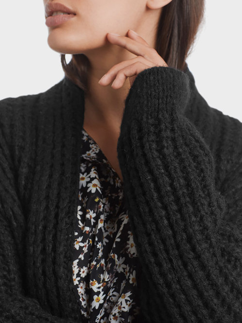 Grofgebreid vest 'Knitted in Germany'