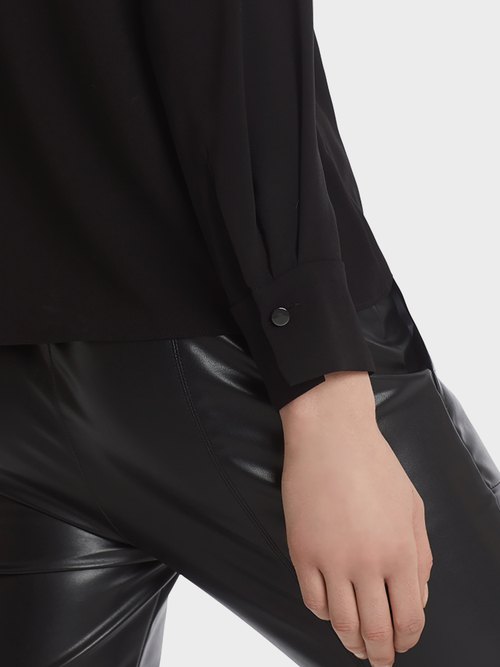 Soepele blouse met borstzakken