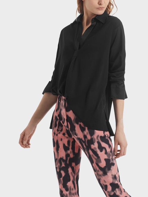 Blouse-style top with material mix