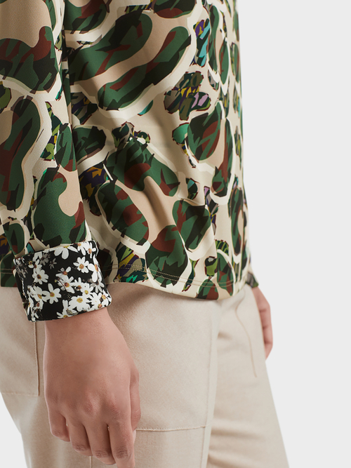 Blouseshirt met camouflageprint