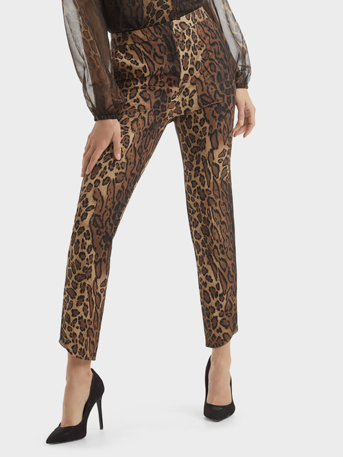 Exquisite Hose mit Leomuster