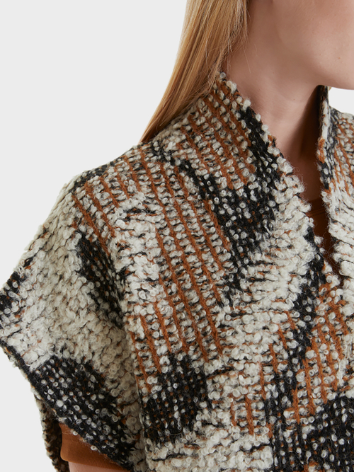 Cape gestrickt in Deutschland