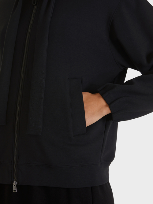 Sportive Jacke