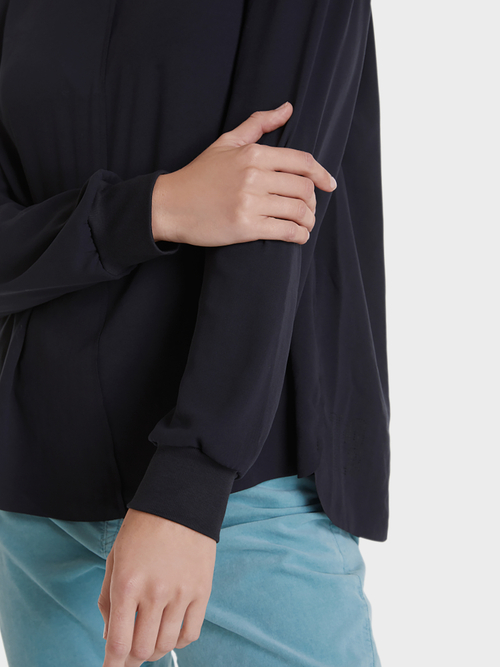 Fließendes Blusenshirt