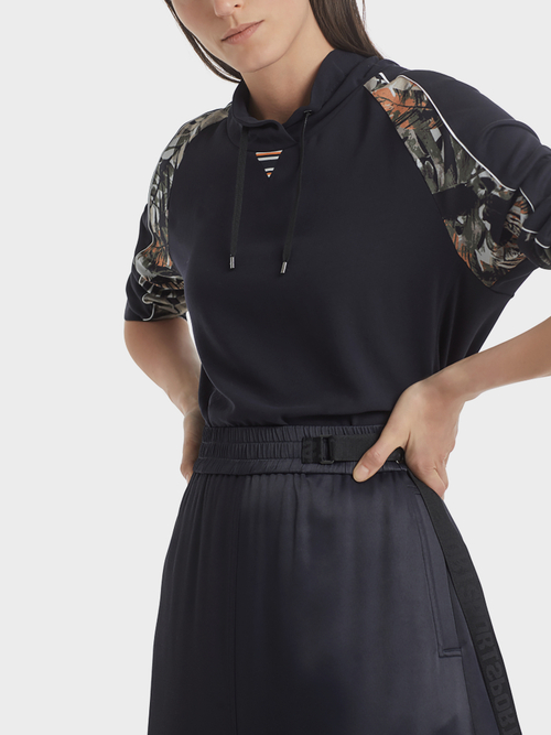 Blouse-style top in mixed materials