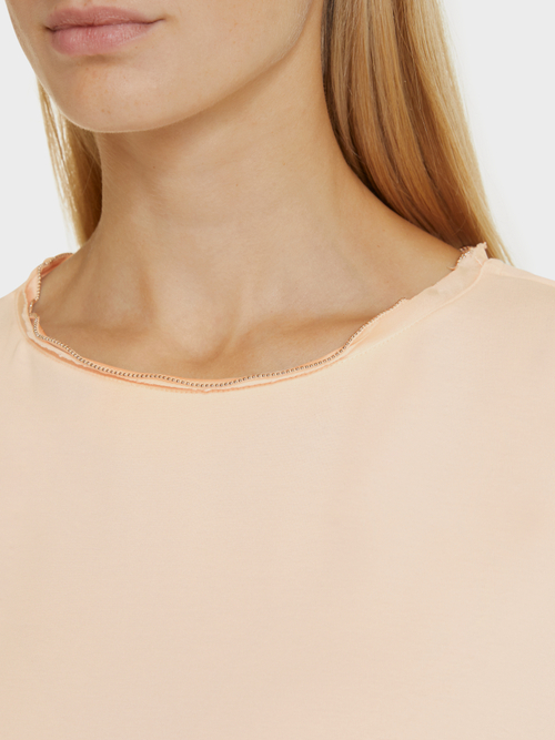 Shirt mit Ausschnittverzierung