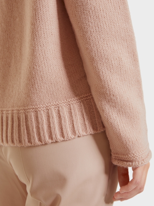 V-Neck-Pullover Knitted in Germany