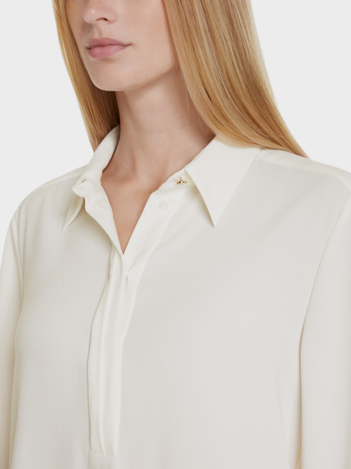 Zarte Bluse mit Matt/Glanz-Effekt