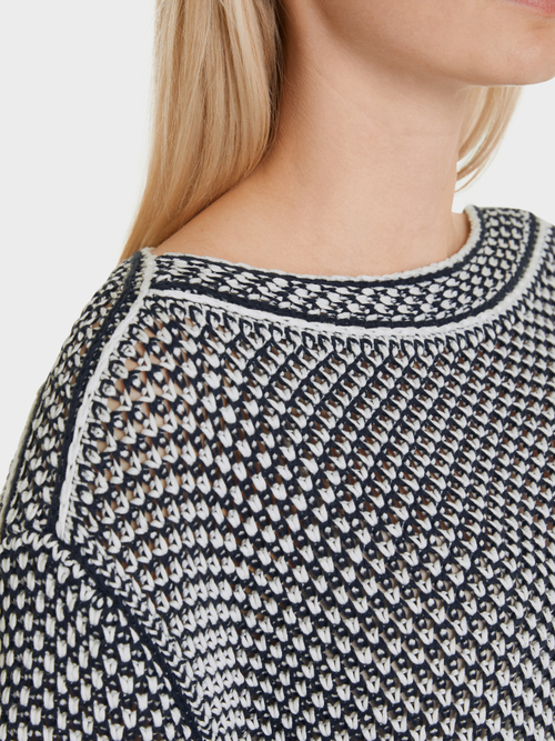 Pullover in Deutschland gestrickt