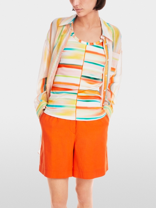 Top met strepen in batiklook