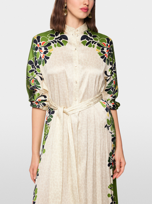 Maxi dress with stylized flowers