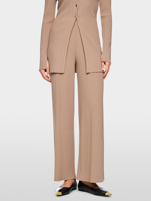 WELKOM Knitted in Germany trousers