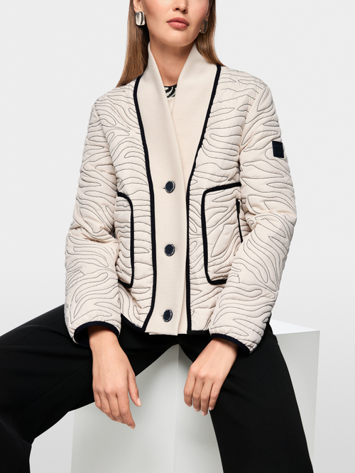 Kurze Steppjacke mit Strick-Detail