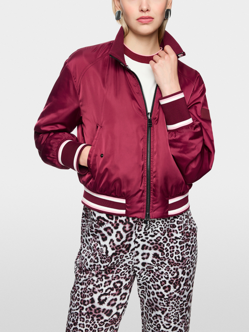 Reversible bomber jacket