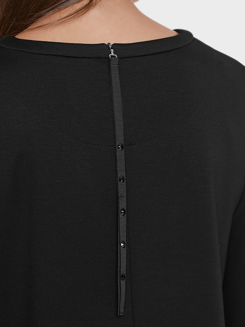 Kleid mit Stufenvolants