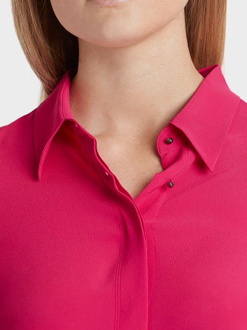 Elegant blouse with silk