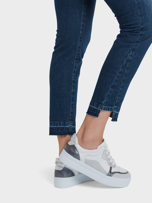 Cool jeans with cut-outs