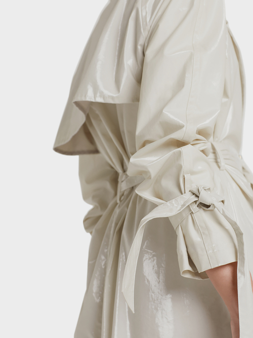 Trenchcoat mit Lack-Finish